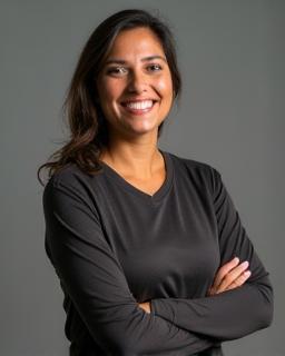 Professional photo of Group Class Instructor Sara Khan